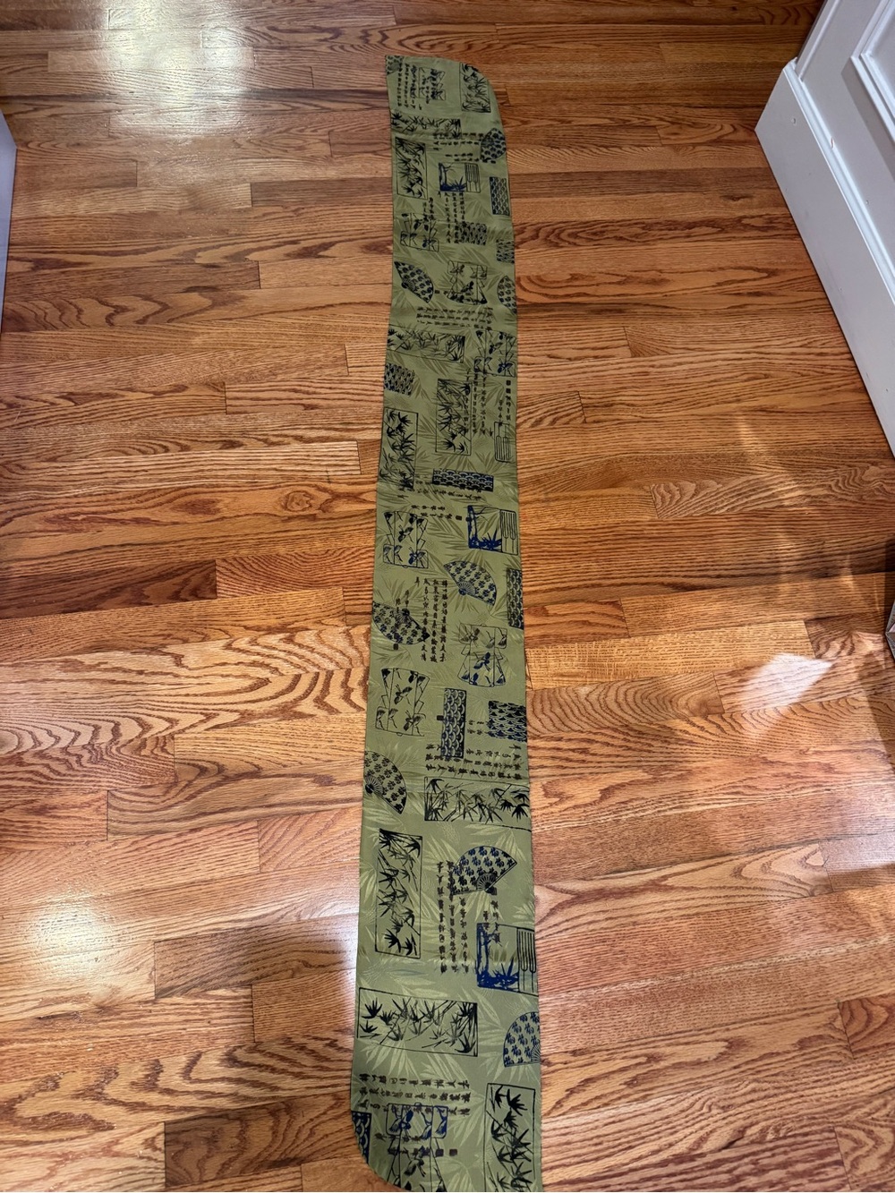 2/$12 🎩 🧣  SALE 
Olive Green Patterned Silk Scarf Wrap